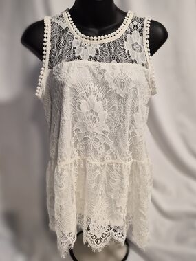 Paper + Tee Ivory Floral Lace Sleeveless Peplum Blouse Size Medium